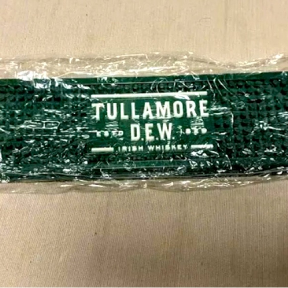 NEW Tullamore Dew Irish Whiskey Green Bar Mat Spill Tray Runner Man Cave Decor